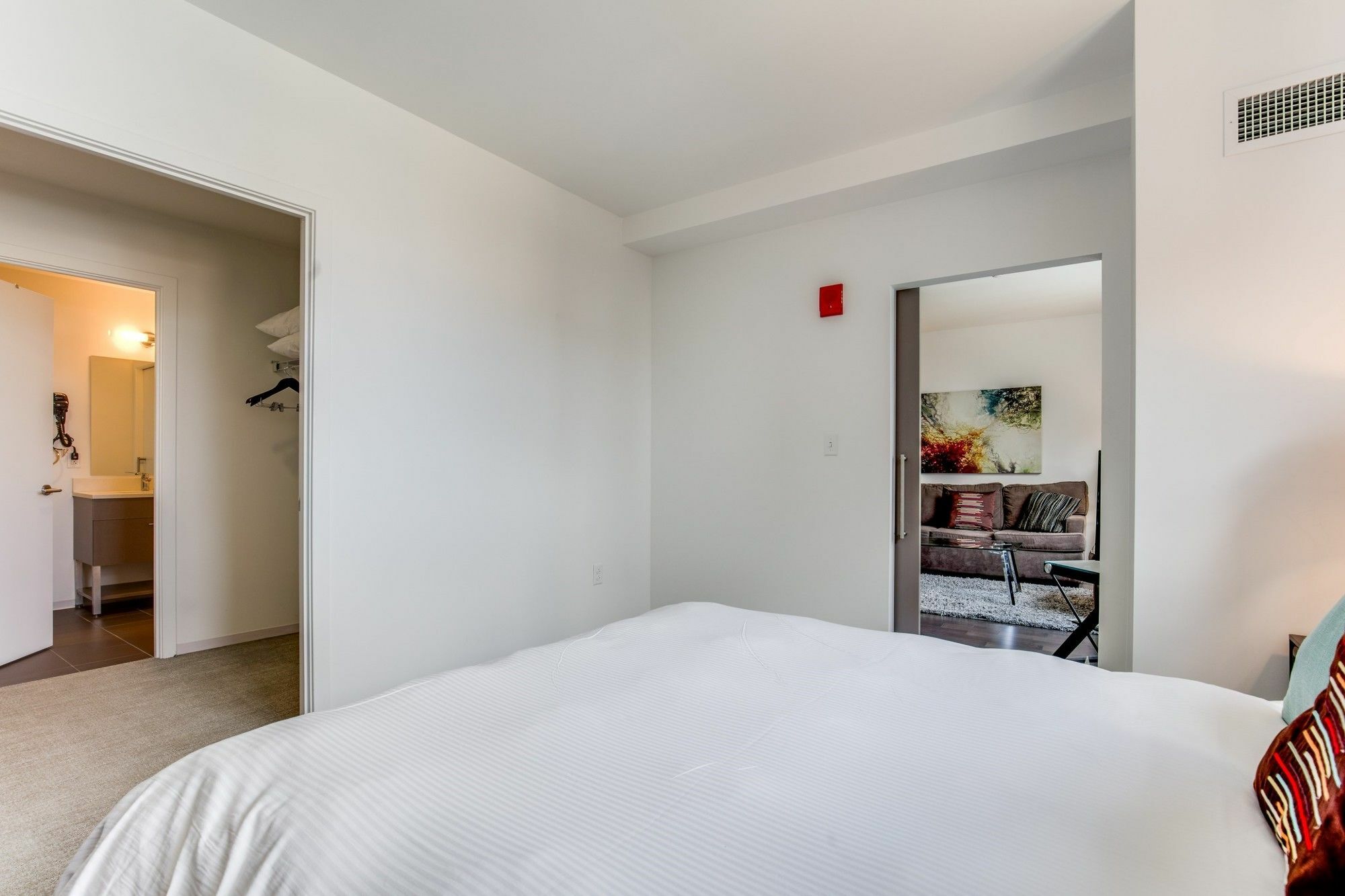 Global Luxury Suites At Kendall East ケンブリッジ エクステリア 写真